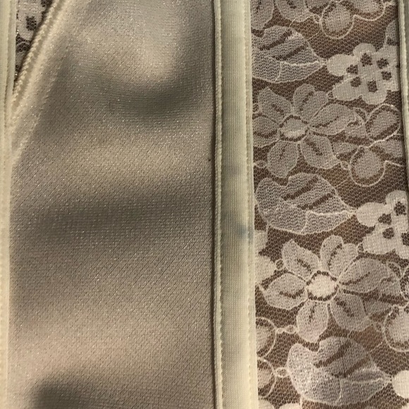 Lace corset off white light cream color size 38 B - Picture 4 of 7